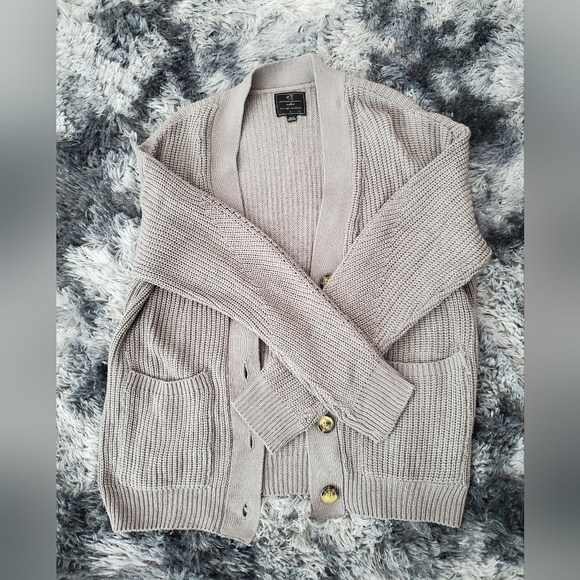 Cardigan - Picture 1 of 4